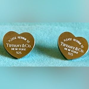14mm Return to New York silver heart stud earrings excellent quality ❤️ Large